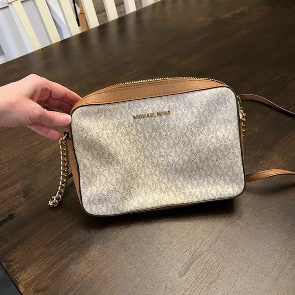 Michael Kors Tan and Cream Crossbody Bag - Picture 6 of 13
